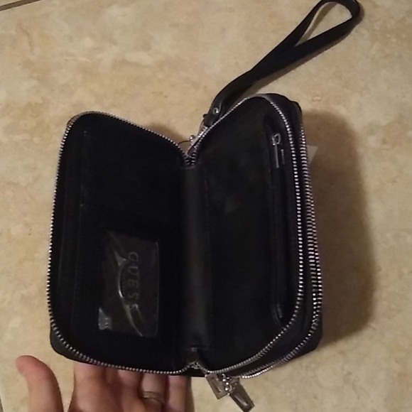 Wallet (guess) - Picture 2 of 3